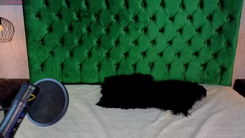 Elian Moon online show from 01.11.25