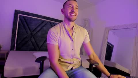 Your favorite Boy online show from 11.10.25