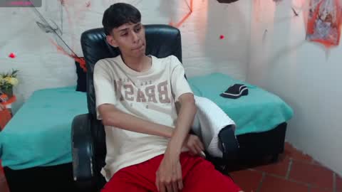 Snapshot of eliasblue chatting on 12.04.24 E L I A S online show from 12.04.24