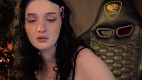 Ellie online show from 10.05.25