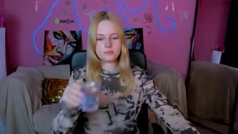 Snapshot of elin_bliss chatting on 05.11.26 Elin online show from 05.11.26