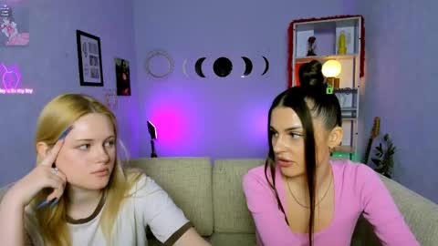Snapshot of elin_bliss chatting on 05.16.26 Elin online show from 05.16.26