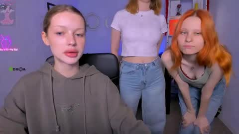 Snapshot of elin_bliss chatting on 05.17.26 Elin online show from 05.17.26