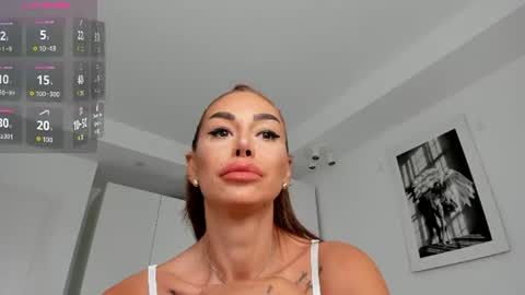 Snapshot of elinamoon_ chatting on 07.20.26 Elina online show from 07.20.26
