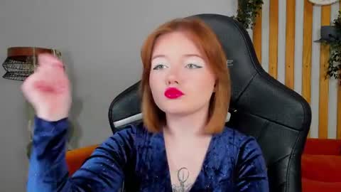 Snapshot of elinavale chatting on 07.20.26 elinavale online show from 07.20.26
