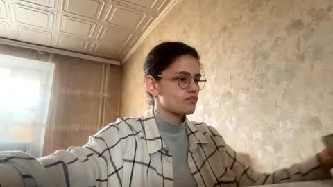 Lola online show from 11.21.25