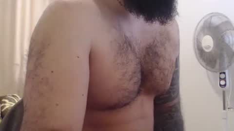 Snapshot of elis1992 chatting on 12.17.24 elis online show from 12.17.24