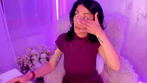 Snapshot of elisabaxter chatting on 04.30.26 Maria online show from 04.30.26