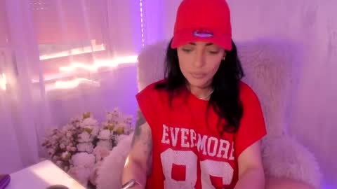 Snapshot of elisabaxter chatting on 05.07.26 Maria online show from 05.07.26