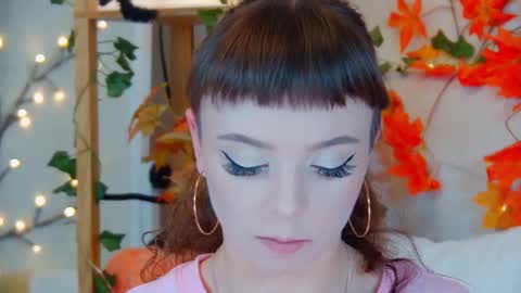 Snapshot of elisabethdavis chatting on 10.11.25 ElisabethDavis online show from 10.11.25