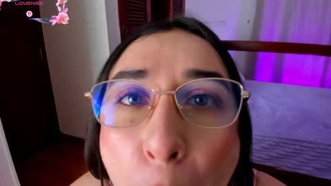 Snapshot of elisabetta_amour chatting on 05.24.26 Eli online show from 05.24.26