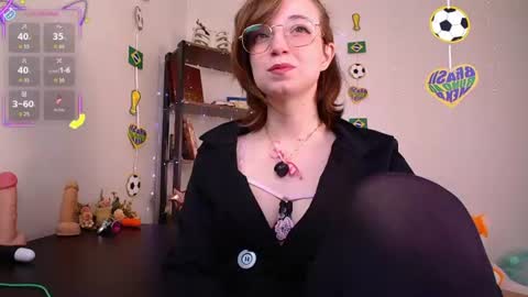 Snapshot of elise_nyx chatting on 06.18.26 elise_nyx online show from 06.18.26