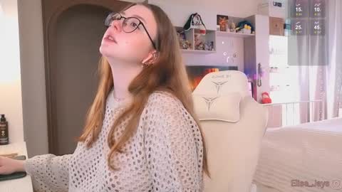 Snapshot of elisejays chatting on 09.29.25 Elise online show from 09.29.25