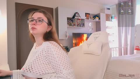 Snapshot of elisejays chatting on 10.02.25 Elise online show from 10.02.25