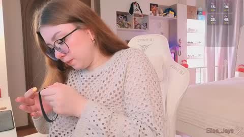 Snapshot of elisejays chatting on 10.13.25 Elise online show from 10.13.25