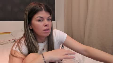 Elly online show from 04.16.26