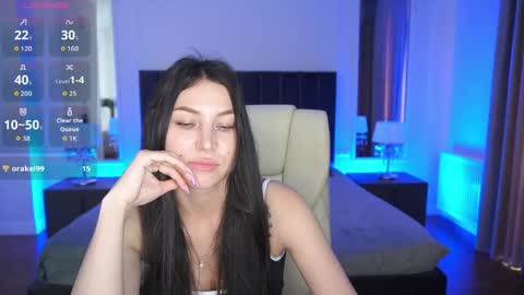 Snapshot of elisevelour chatting on 05.21.26 elisevelour online show from 05.21.26