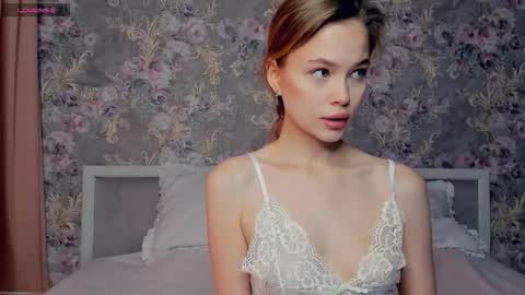 Ella online show from 10.22.25