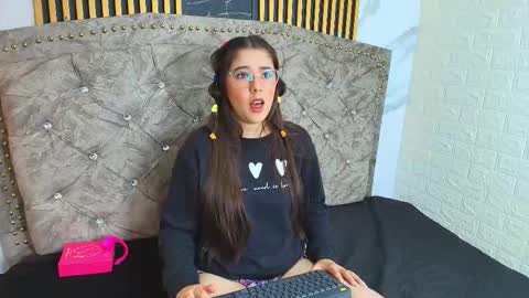 Snapshot of elisvega chatting on 02.14.26 elisvega online show from 02.14.26