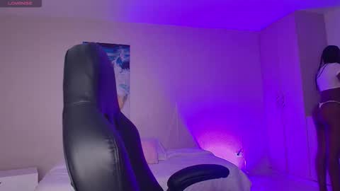 Snapshot of eliza_eup69 chatting on 10.17.25 ELIZA online show from 10.17.25