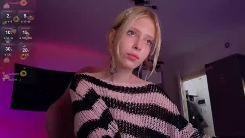 Snapshot of eliza_sadcat chatting on 10.14.25 Elizabeth online show from 10.14.25