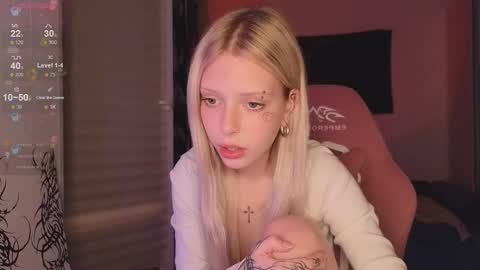 Snapshot of eliza_sadcat chatting on 10.25.25 Elizabeth online show from 10.25.25