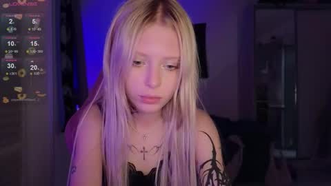 Snapshot of eliza_sadcat chatting on 10.26.25 Elizabeth online show from 10.26.25