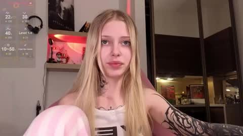 Snapshot of eliza_sadcat chatting on 02.03.26 Elizabeth online show from 02.03.26