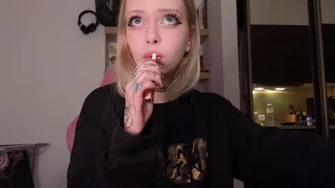 Snapshot of eliza_sadcat chatting on 03.11.26 Elizabeth online show from 03.11.26