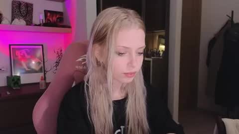 Snapshot of eliza_sadcat chatting on 03.13.26 Elizabeth online show from 03.13.26