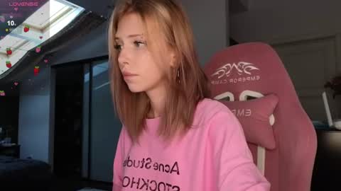 Snapshot of eliza_sadcat chatting on 07.16.26 Elizabeth online show from 07.16.26
