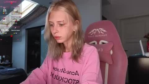 Snapshot of eliza_sadcat chatting on 07.30.26 Elizabeth online show from 07.30.26
