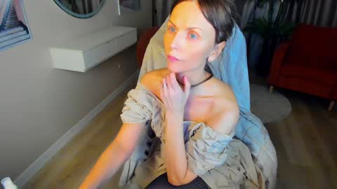 Elizabethangel online show from 02.07.25