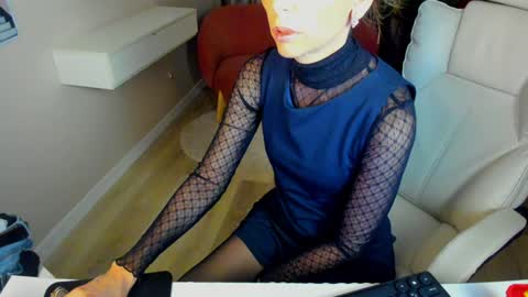 Elizabethangel online show from 02.07.25