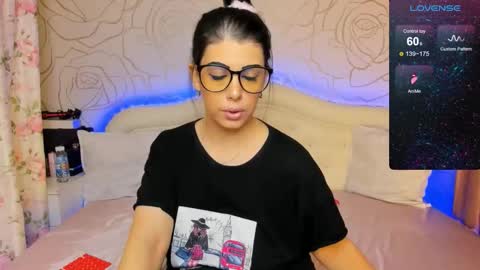 Snapshot of elizabetalee chatting on 10.17.25 Eliza online show from 10.17.25