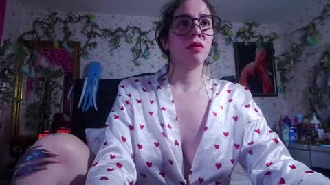 Snapshot of elizabeth77_ chatting on 10.04.25 Elizabeth online show from 10.04.25