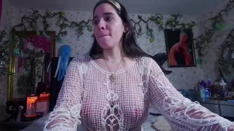 Snapshot of elizabeth77_ chatting on 10.05.25 Elizabeth online show from 10.05.25