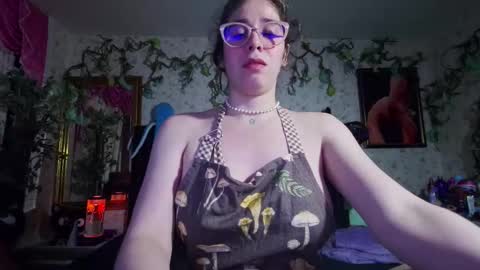 Snapshot of elizabeth77_ chatting on 11.05.25 Elizabeth online show from 11.05.25