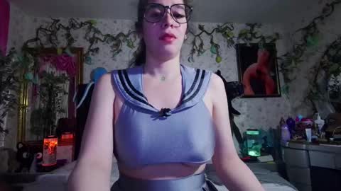 Snapshot of elizabeth77_ chatting on 11.11.25 Elizabeth online show from 11.11.25