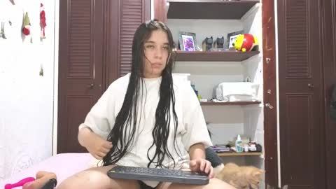 Snapshot of elizabeth_evanz chatting on 02.12.25 elizabeth online show from 02.12.25