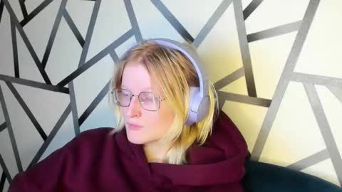 Elizabeth online show from 11.26.25