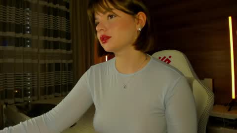Snapshot of elizabeth_hottie chatting on 05.18.26 Elizabeth online show from 05.18.26