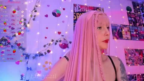    Independent Model online show from 05.26.26