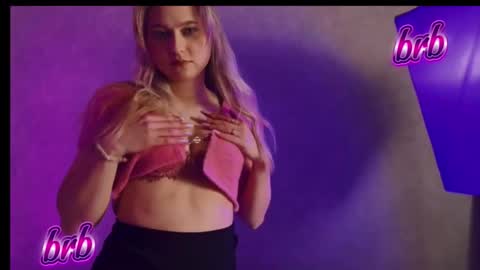 Snapshot of elizabeth_kitty_ chatting on 09.21.25 Lizzy online show from 09.21.25