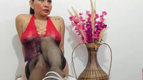 Snapshot of elizabeth_mathure chatting on 10.18.25 Elizabeth Mathure online show from 10.18.25