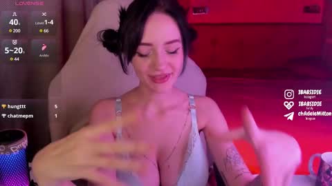 Snapshot of elizabethbritanny chatting on 02.02.25 Adele online show from 02.02.25