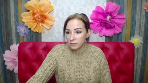Snapshot of elizabethsho chatting on 04.09.26 ElizabethSho online show from 04.09.26