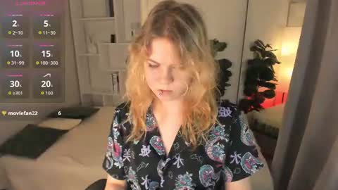 Snapshot of elizabethvane chatting on 07.29.26 Elizabeth online show from 07.29.26