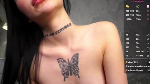 Snapshot of elizamaisy chatting on 12.27.24 Eva online show from 12.27.24