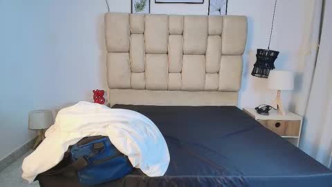 Snapshot of elizawiliamst chatting on 09.12.25 Eliza online show from 09.12.25